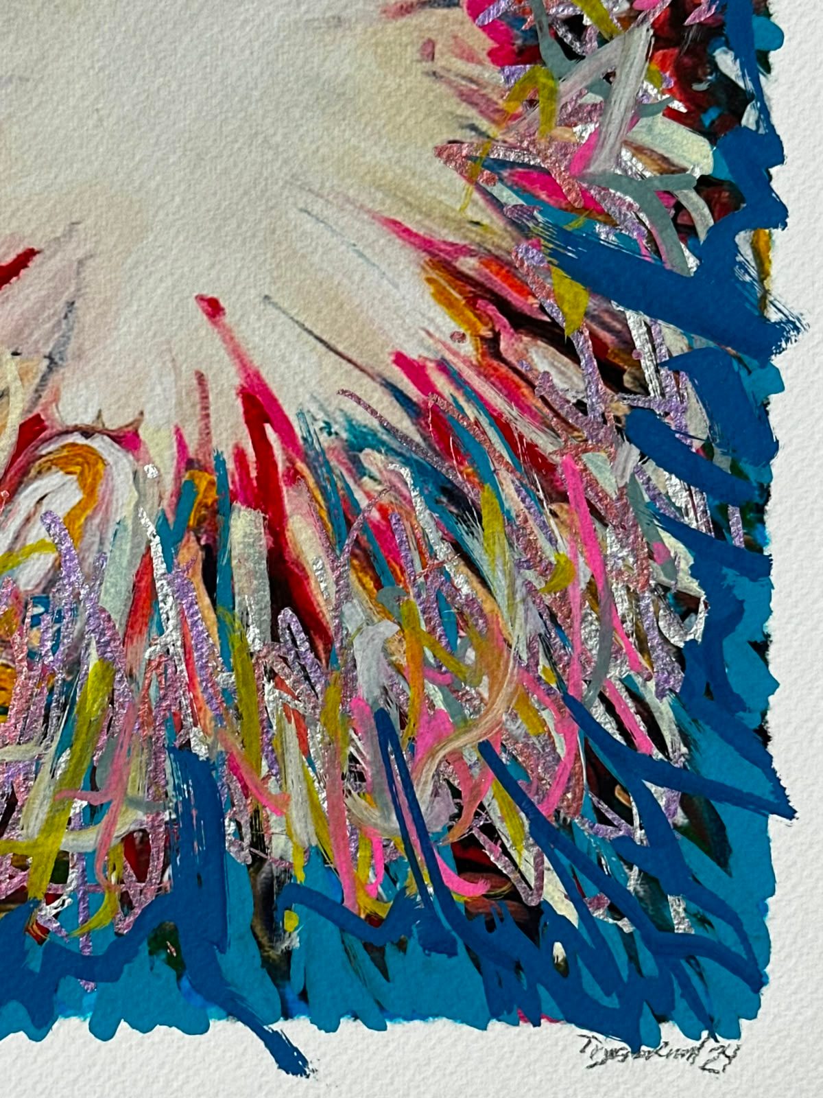 Source 3 V004 — detail